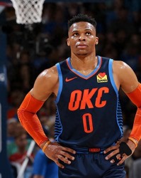 爱游戏体育app下载-我才刚出汗，你就累脱水了”，盘点NBA5大体力怪 库里似非人类